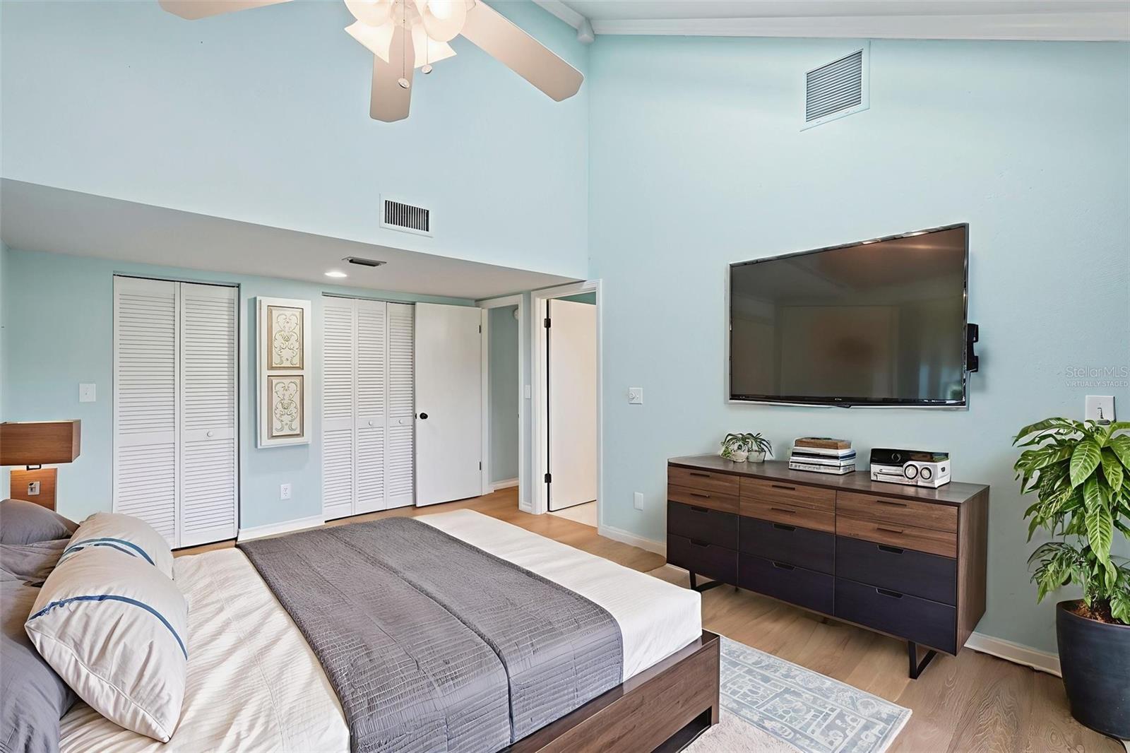 1310 PELICAN CREEK XING, ST PETERSBURG, FL — photo 15