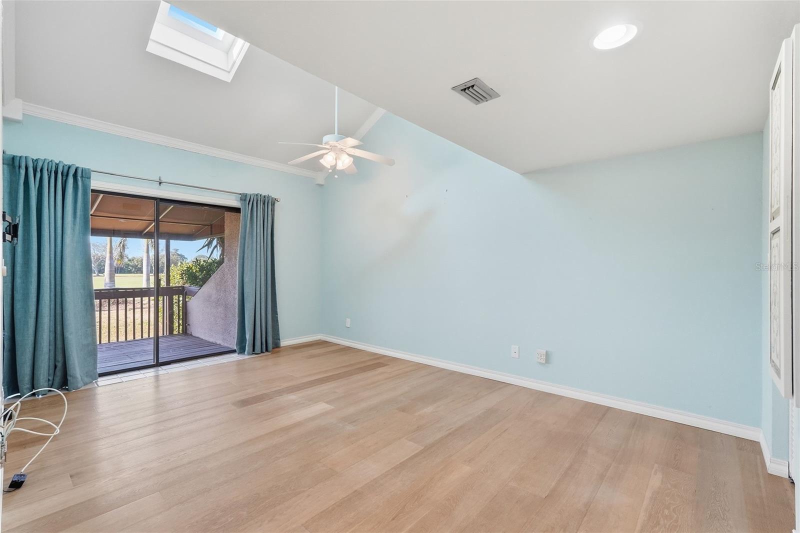 1310 PELICAN CREEK XING, ST PETERSBURG, FL — photo 16