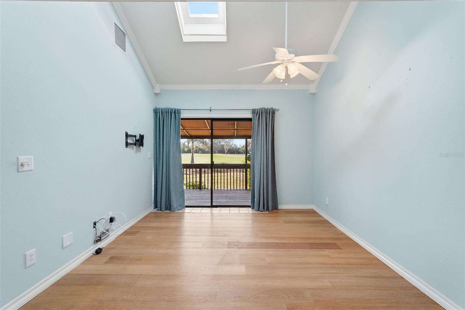 1310 PELICAN CREEK XING, ST PETERSBURG, FL — photo 17