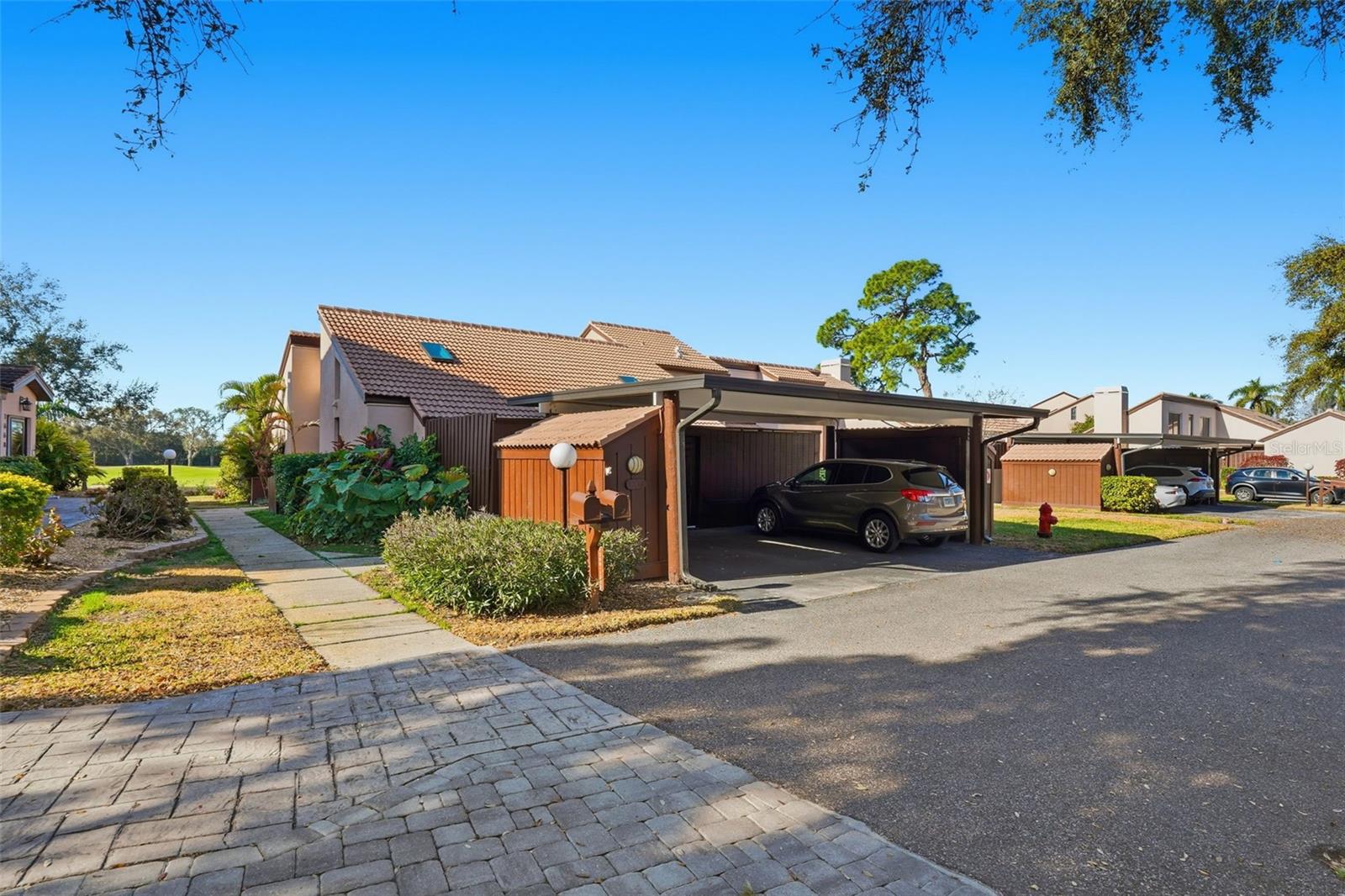 1310 PELICAN CREEK XING, ST PETERSBURG, FL — photo 31