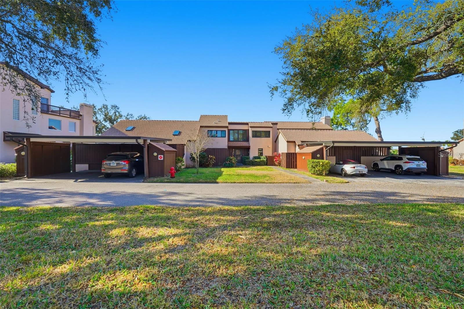 1310 PELICAN CREEK XING, ST PETERSBURG, FL — photo 32