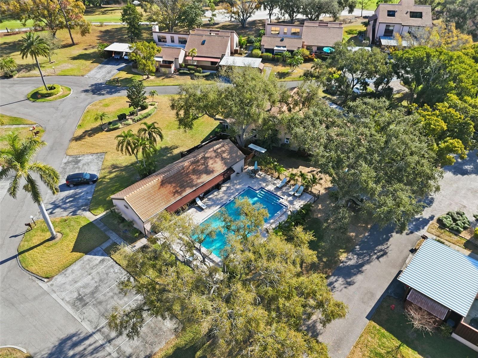 1310 PELICAN CREEK XING, ST PETERSBURG, FL — photo 36
