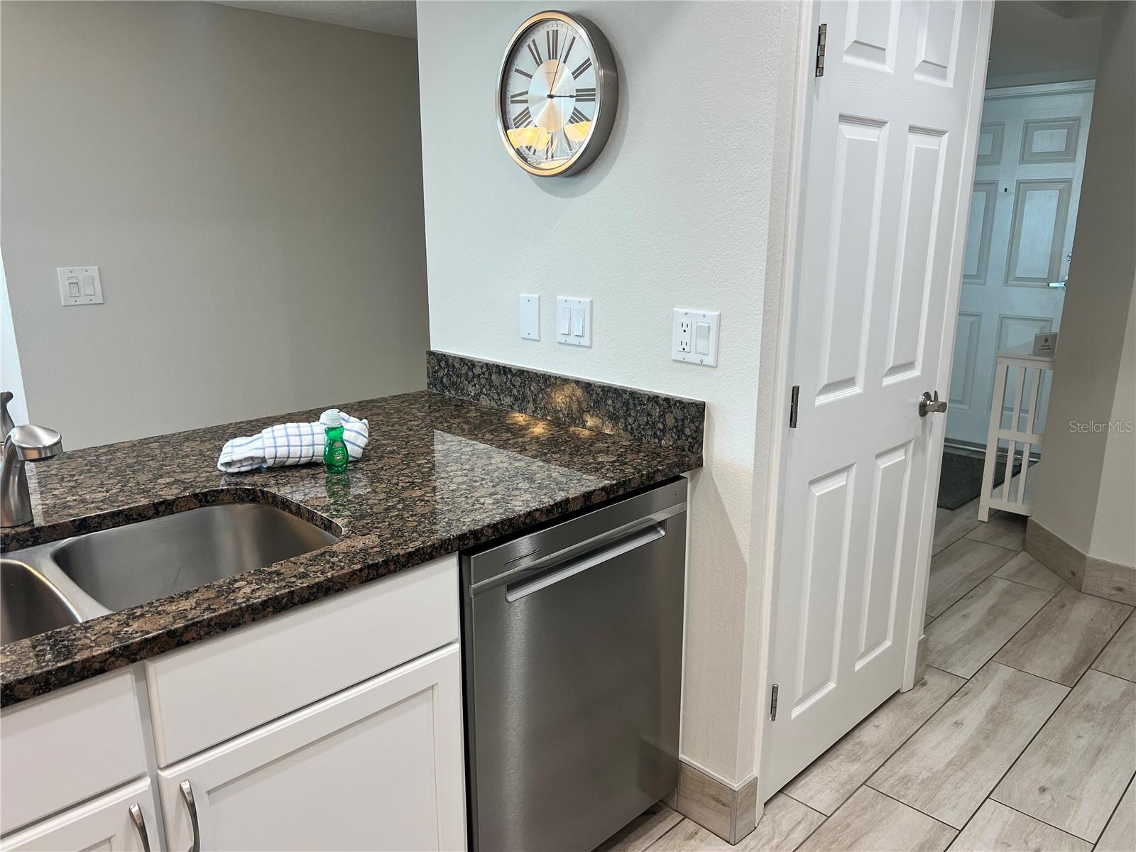 1001 POINT OF ROCKS RD #512, SARASOTA, FL — photo 14
