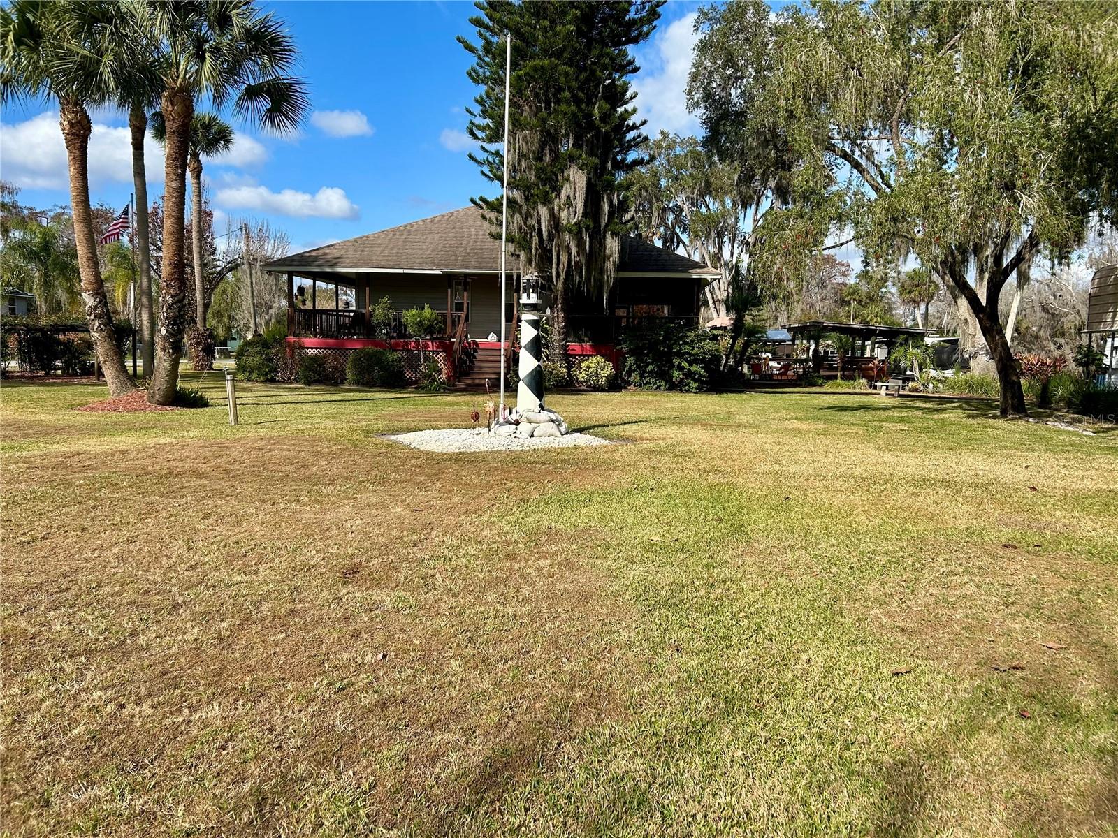 55730 HOLIDAY  CIRCLE, ASTOR, FL — photo 10
