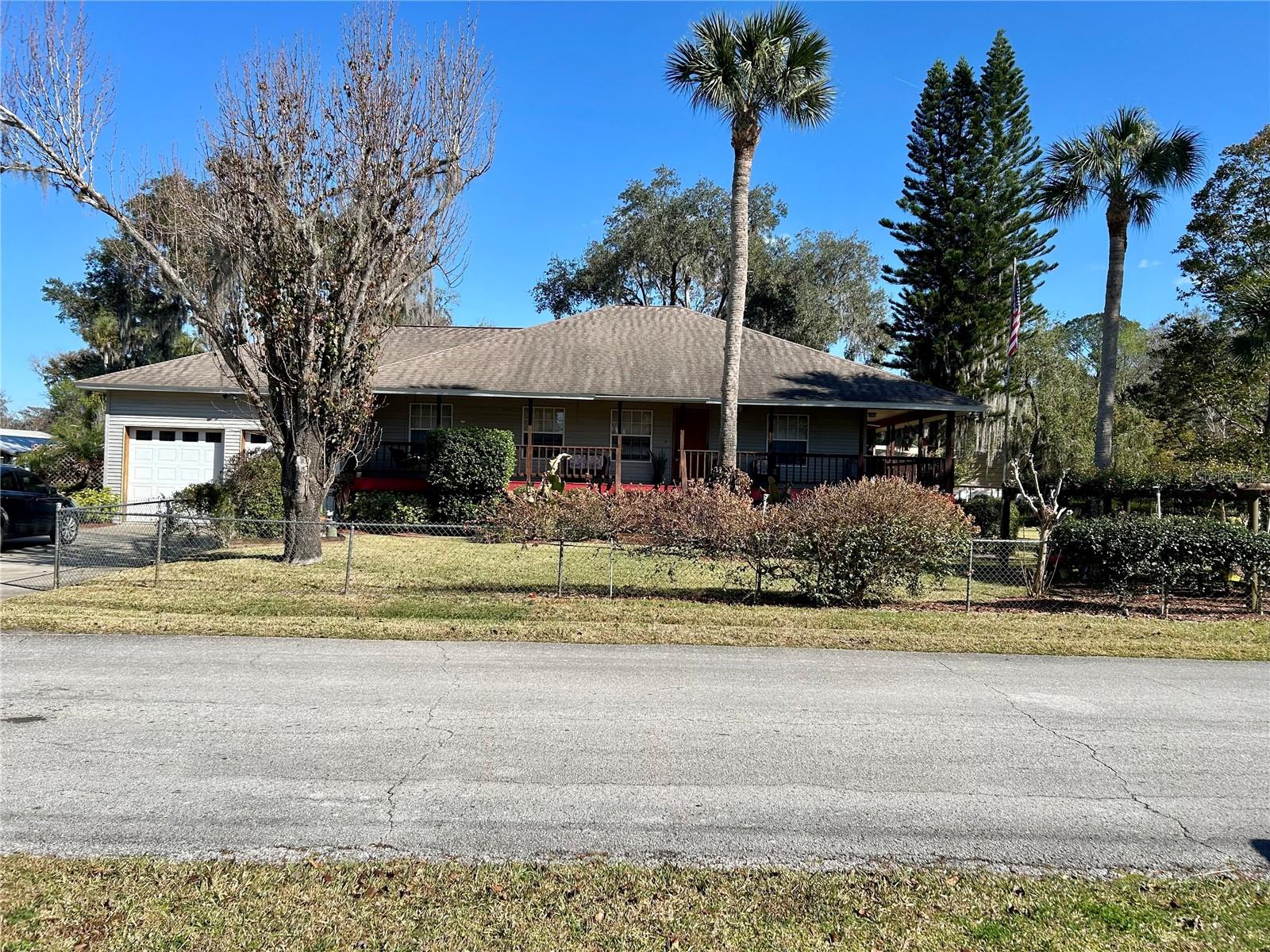 55730 HOLIDAY  CIRCLE, ASTOR, FL