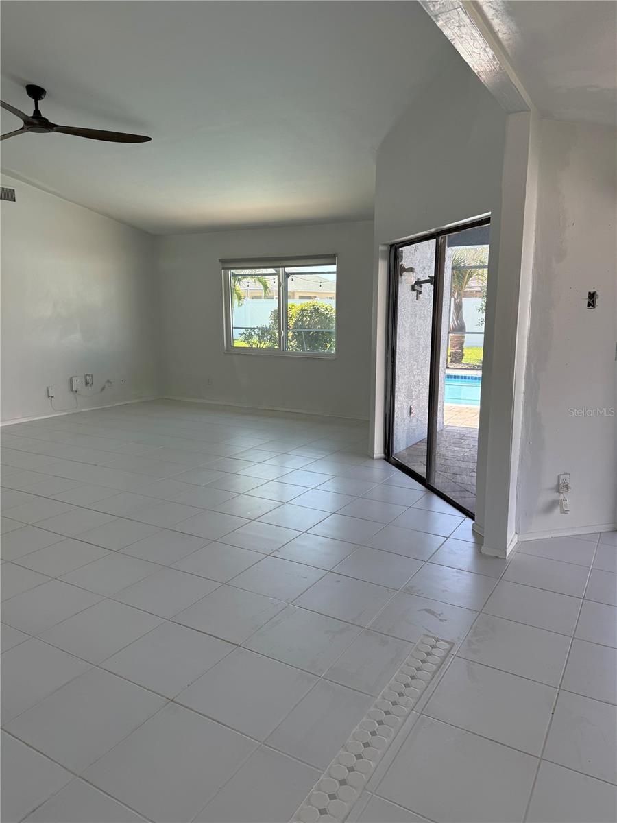 32 NE 13TH PL, CAPE CORAL, FL — photo 2