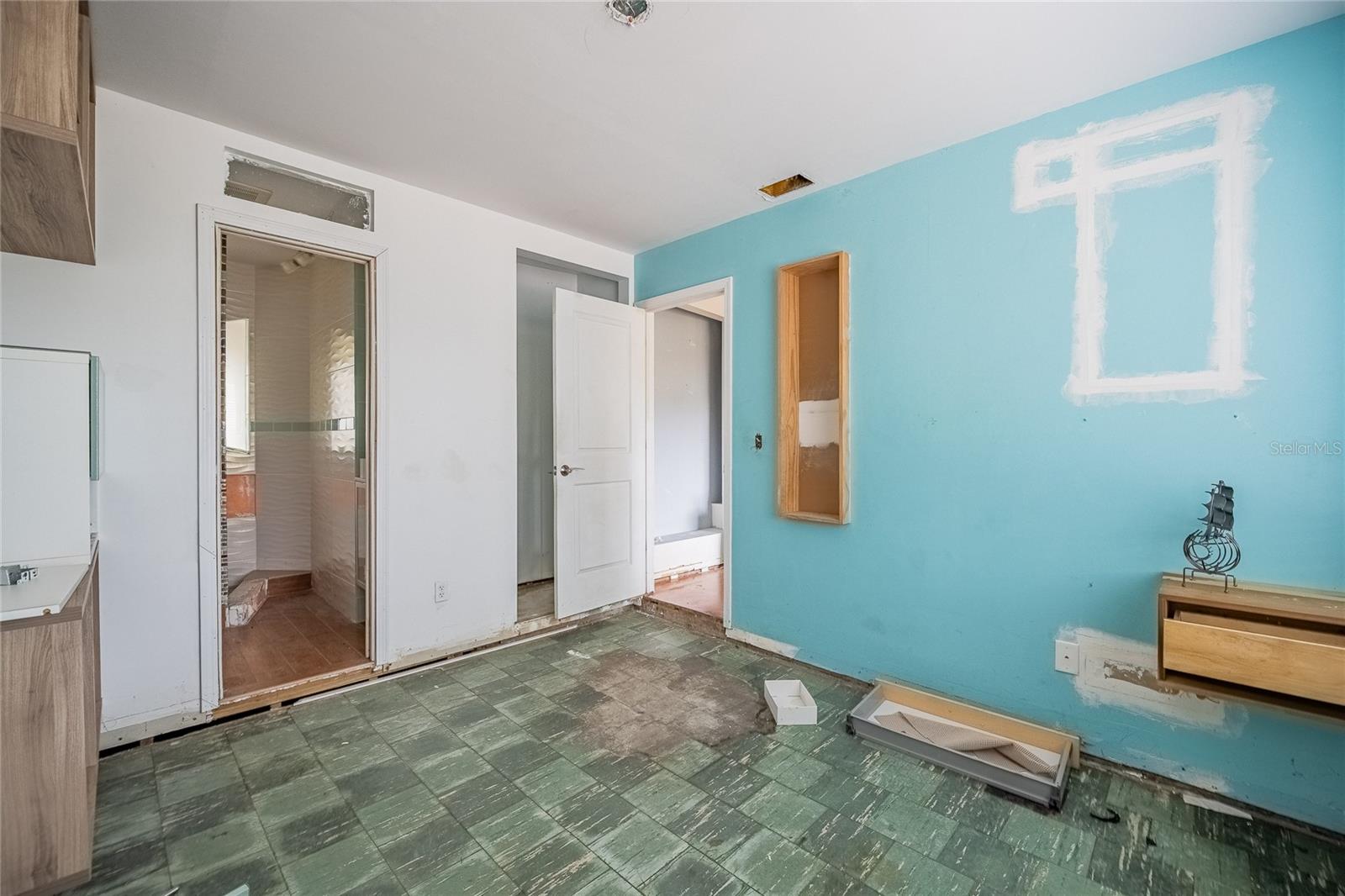 6213 SANDERS DR, TAMPA, FL — photo 31