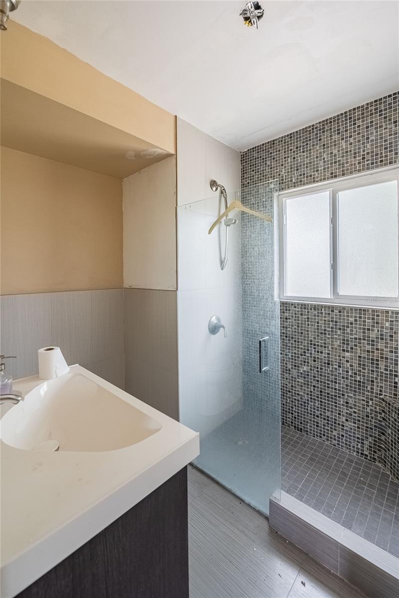 6213 SANDERS DR, TAMPA, FL — photo 40