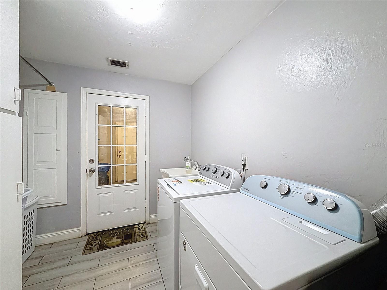 209 FIRST ST, TAVARES, FL — photo 41