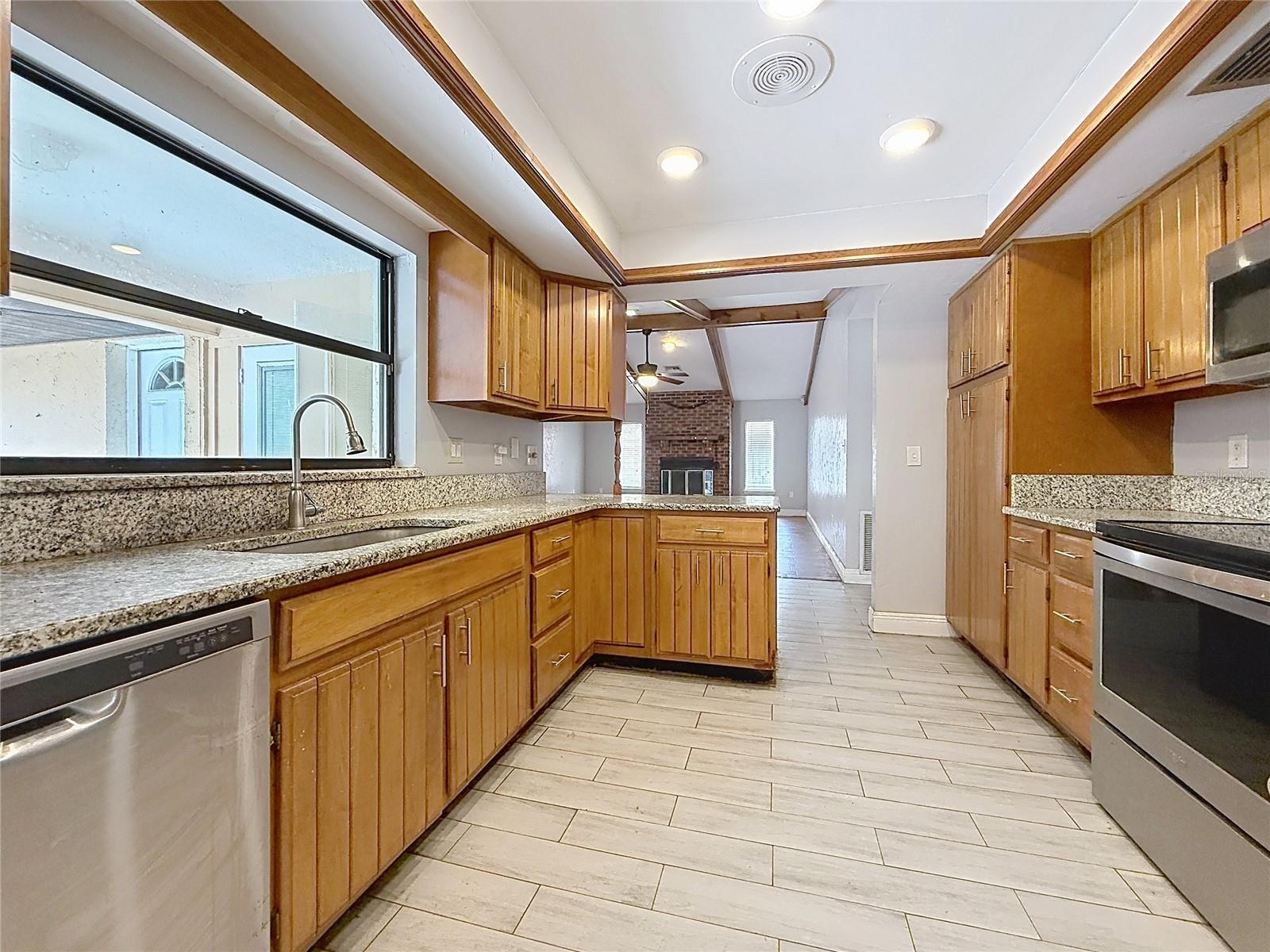 209 FIRST ST, TAVARES, FL — photo 27