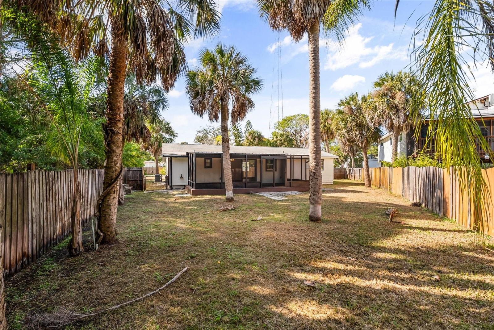 10395 SAN MARTIN BLVD NE, ST PETERSBURG, FL — photo 4