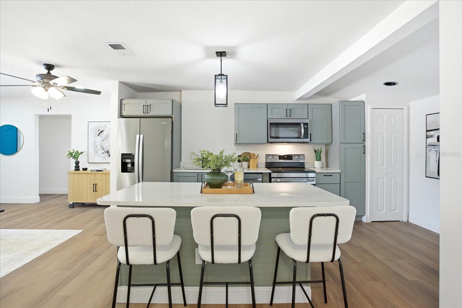 10395 SAN MARTIN BLVD NE, ST PETERSBURG, FL — photo 10