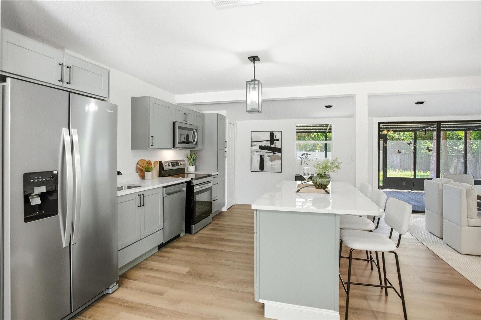 10395 SAN MARTIN BLVD NE, ST PETERSBURG, FL — photo 14
