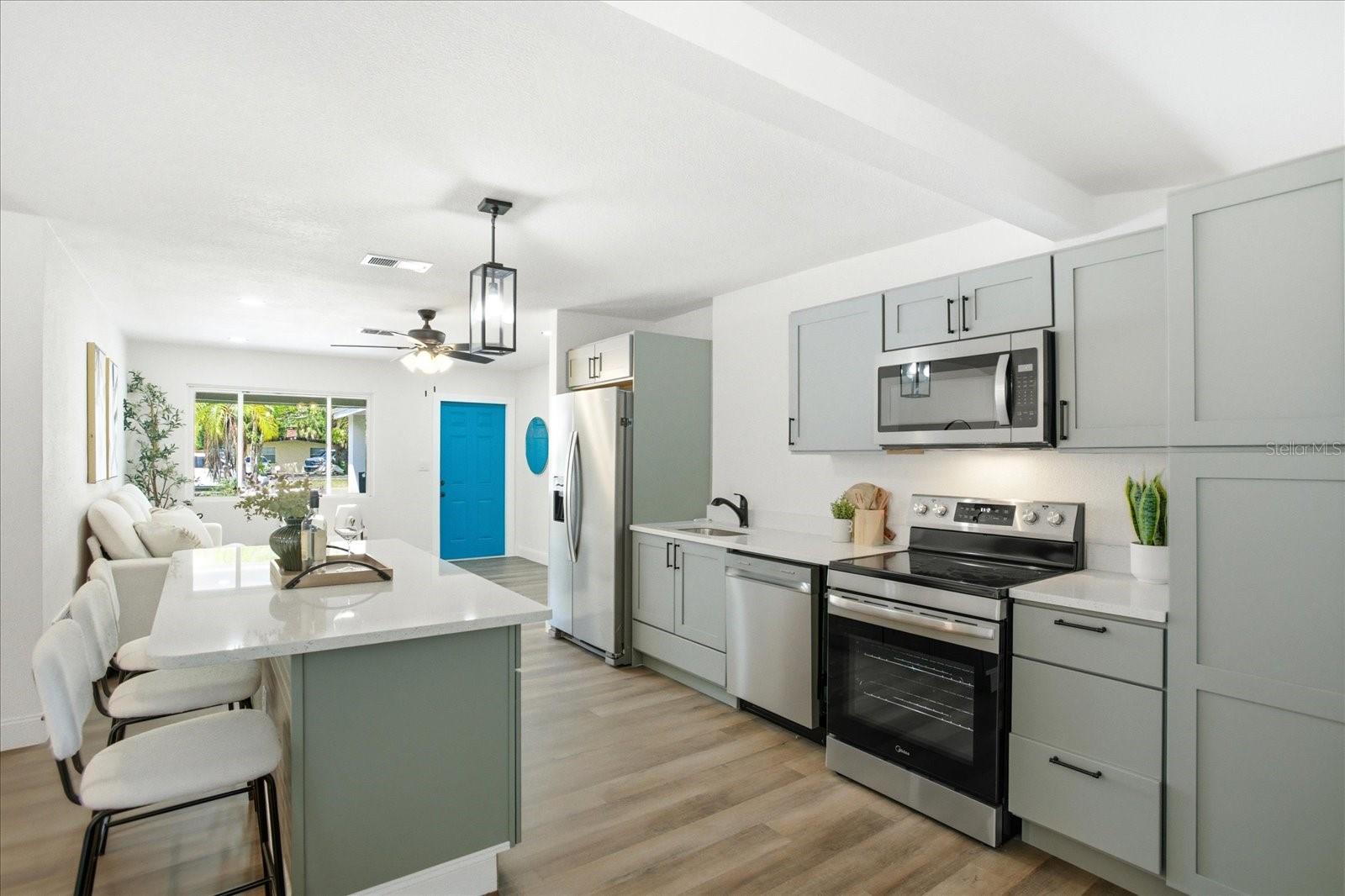 10395 SAN MARTIN BLVD NE, ST PETERSBURG, FL — photo 16