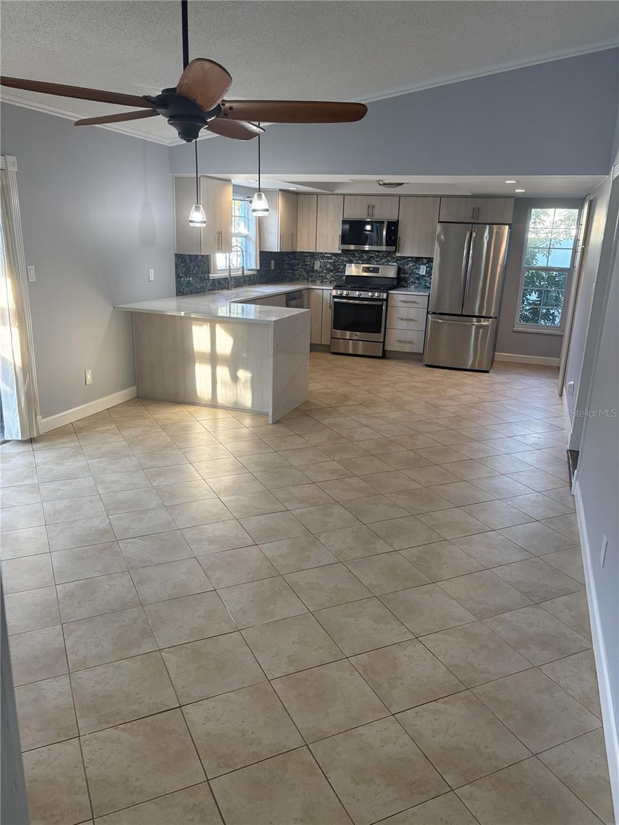 5784 BAY PINES LAKES BLVD, ST PETERSBURG, FL — photo 7