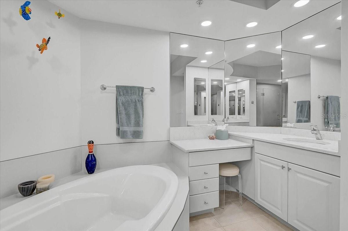 409 N POINT RD #601, OSPREY, FL — photo 23