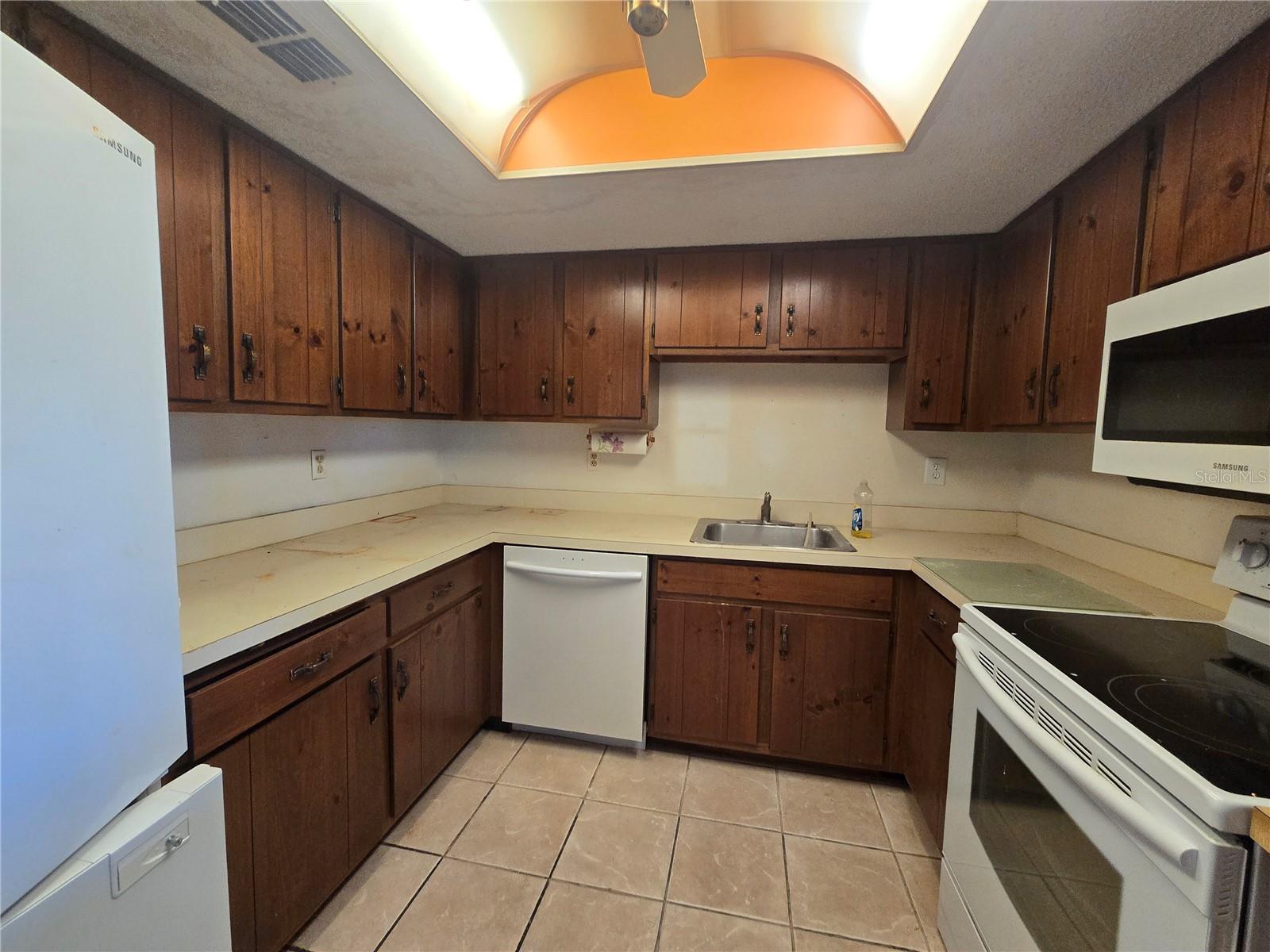 512 FAIRWAYS CIR #A, OCALA, FL — photo 4