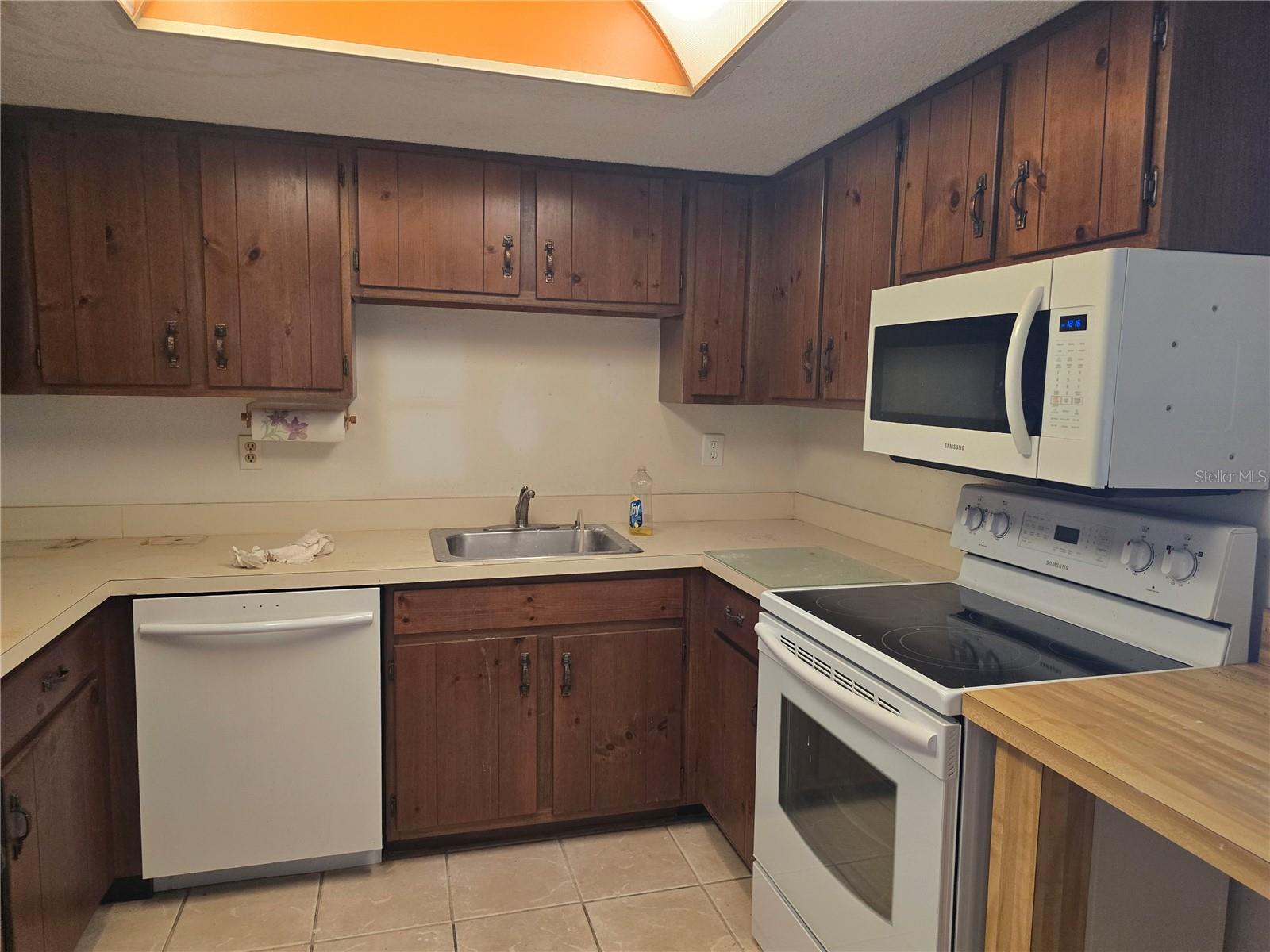 512 FAIRWAYS CIR #A, OCALA, FL — photo 5