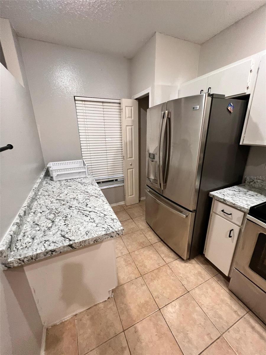 8674 HUNTERS KEY CIR, TAMPA, FL — photo 4