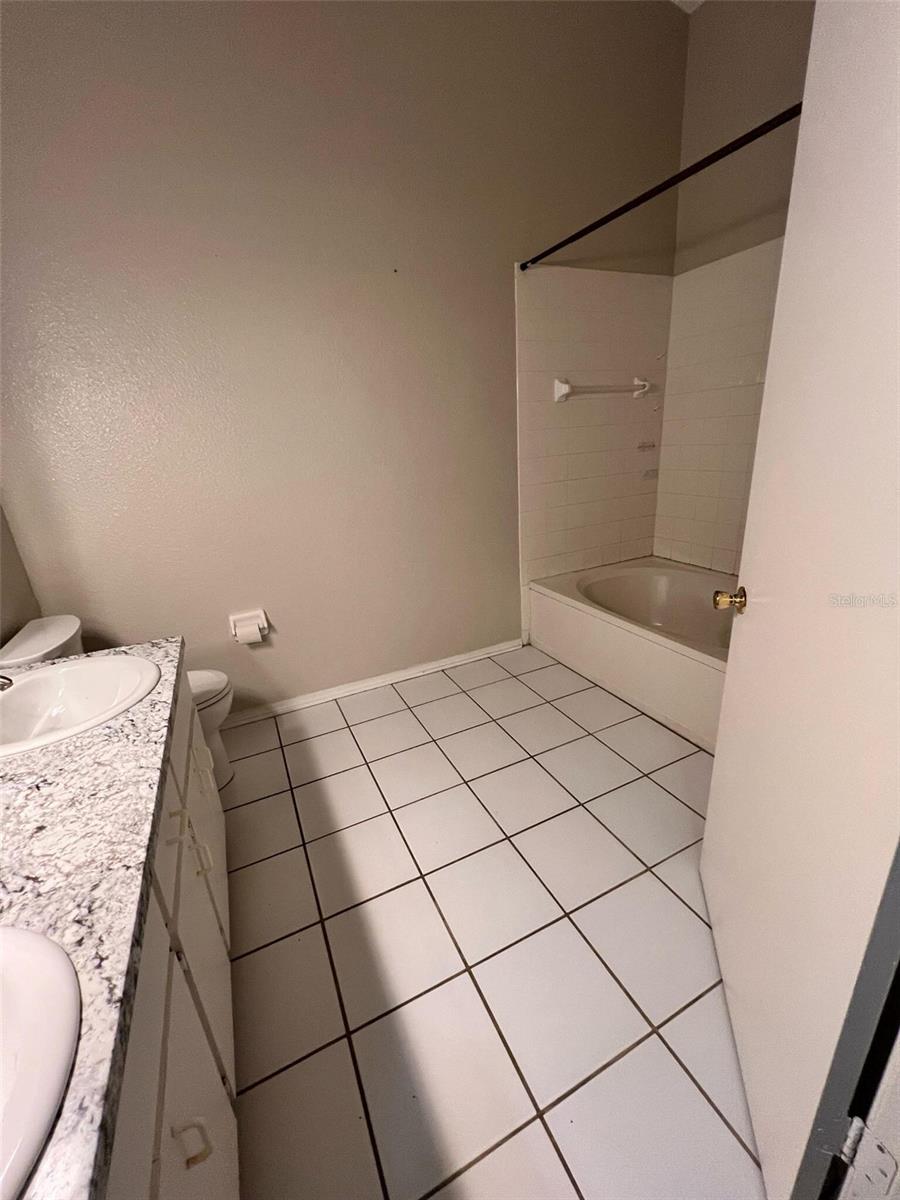 8674 HUNTERS KEY CIR, TAMPA, FL — photo 15