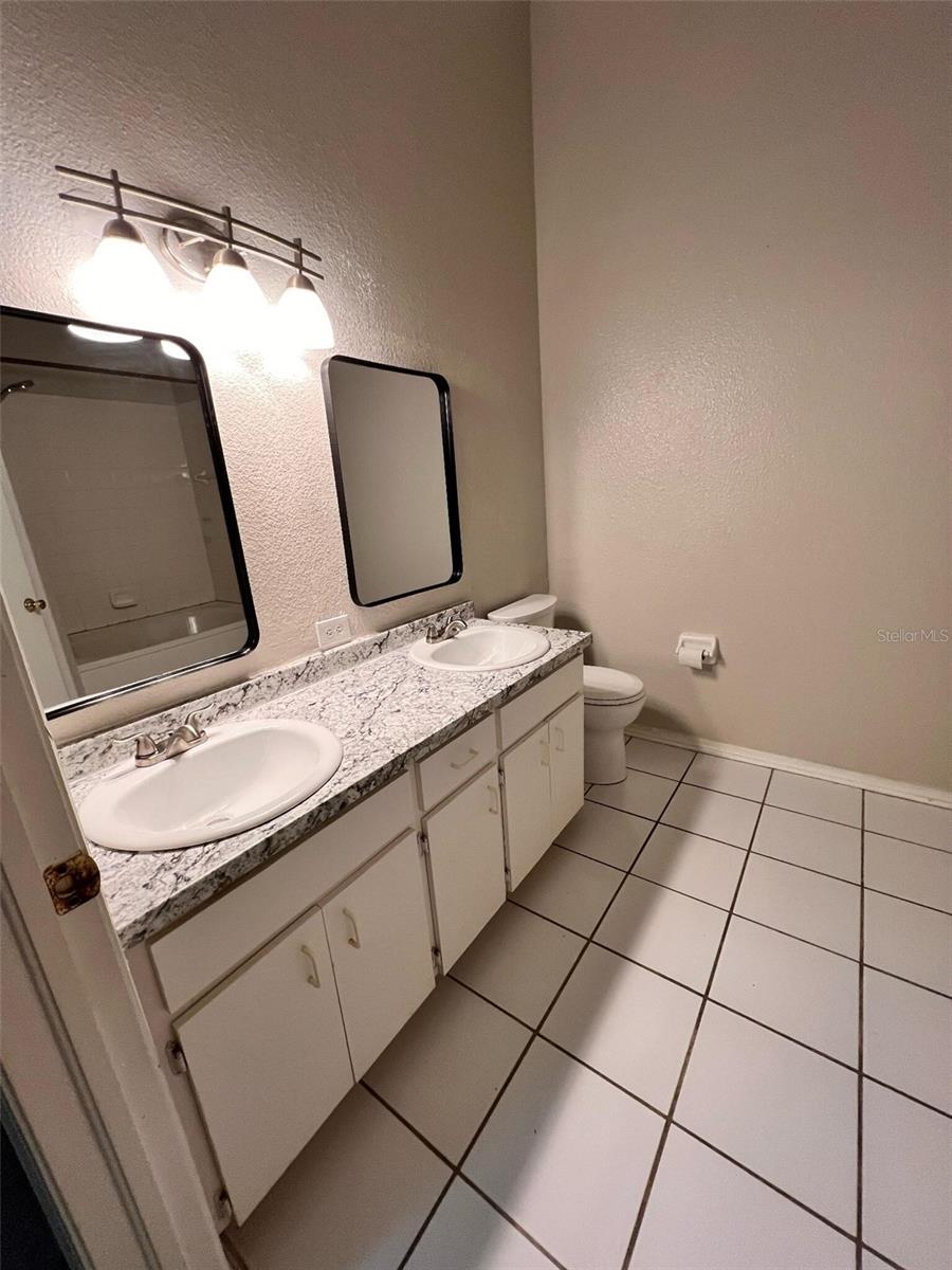 8674 HUNTERS KEY CIR, TAMPA, FL — photo 16