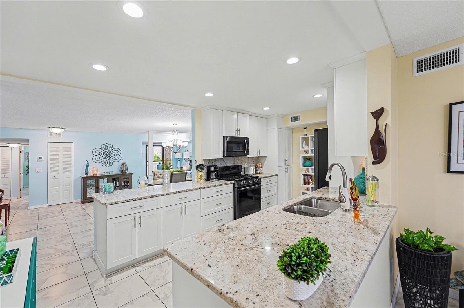 8198 TERRACE GARDEN DR N #411, ST PETERSBURG, FL — photo 12