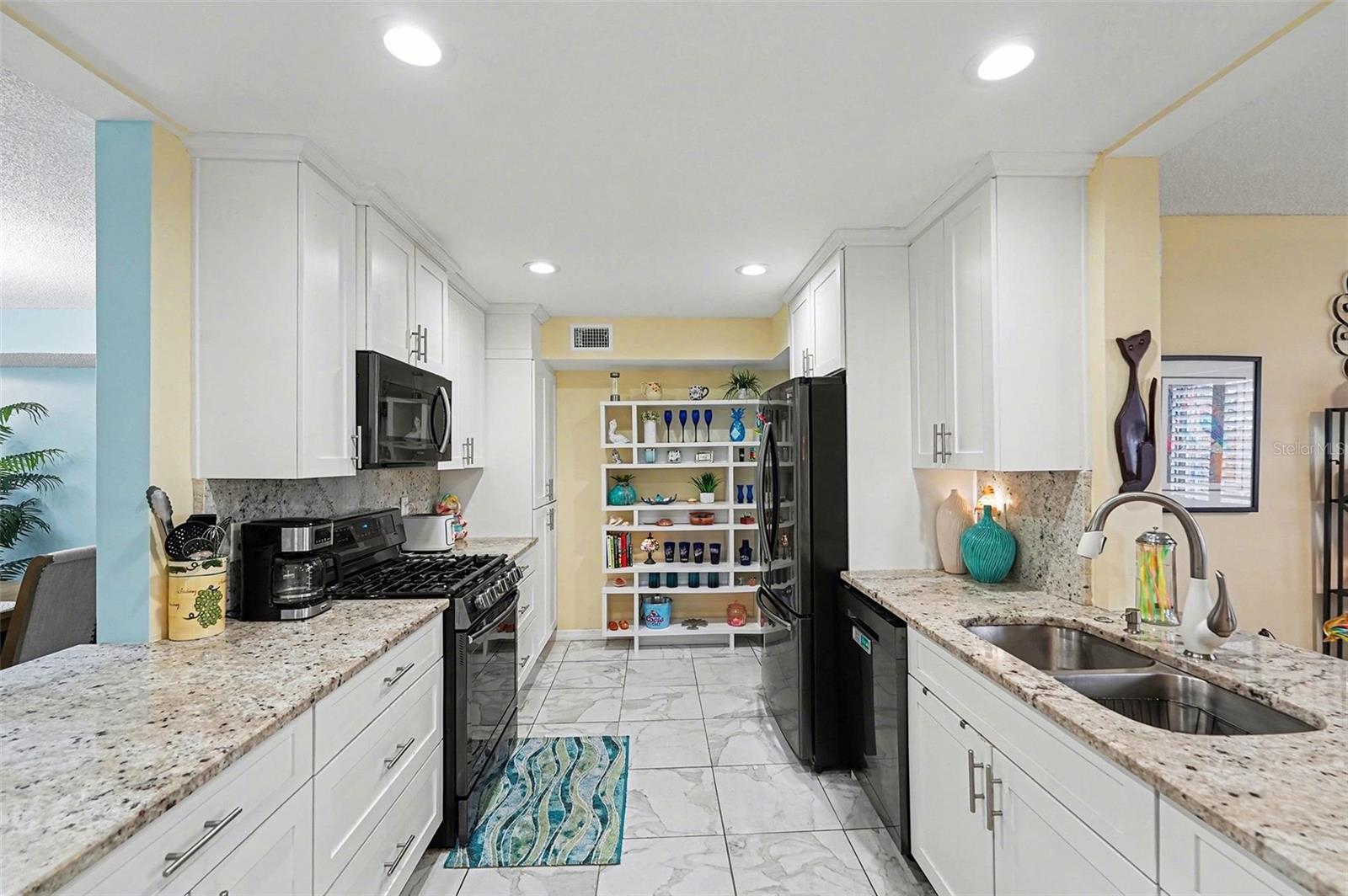 8198 TERRACE GARDEN DR N #411, ST PETERSBURG, FL — photo 14