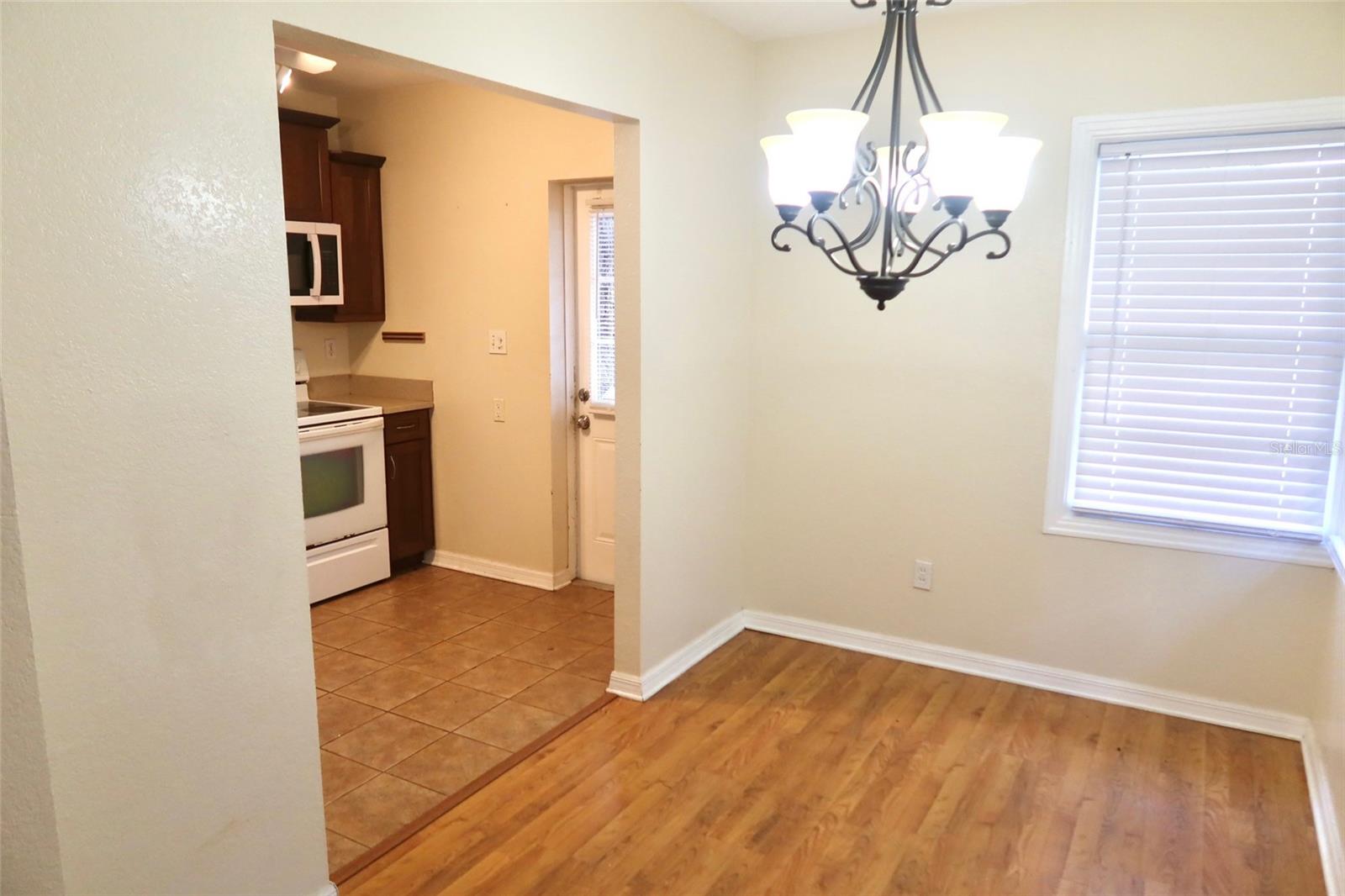 2704 NW 1ST AVE, GAINESVILLE, FL — photo 2