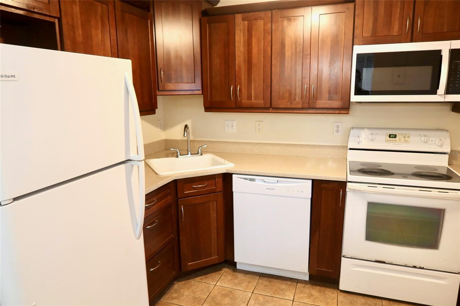 2704 NW 1ST AVE, GAINESVILLE, FL — photo 3