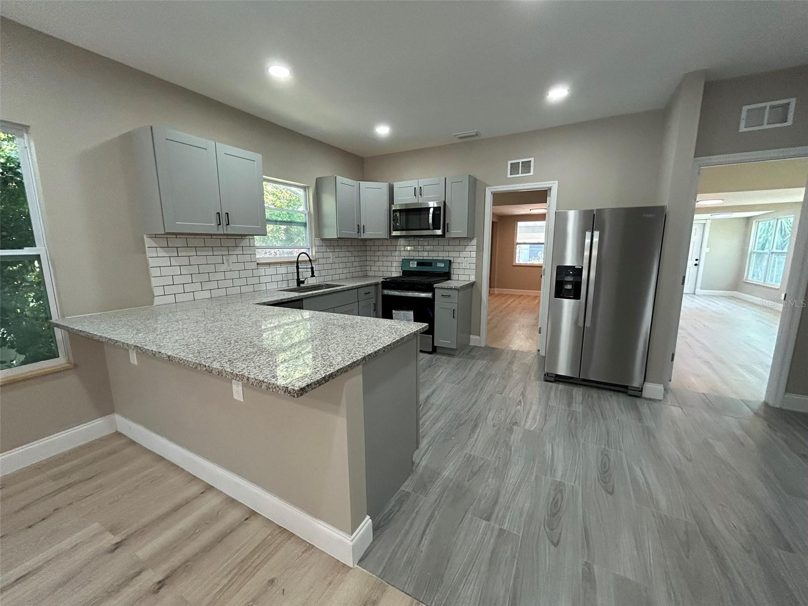 1218 13TH AVE S, ST PETERSBURG, FL — photo 2