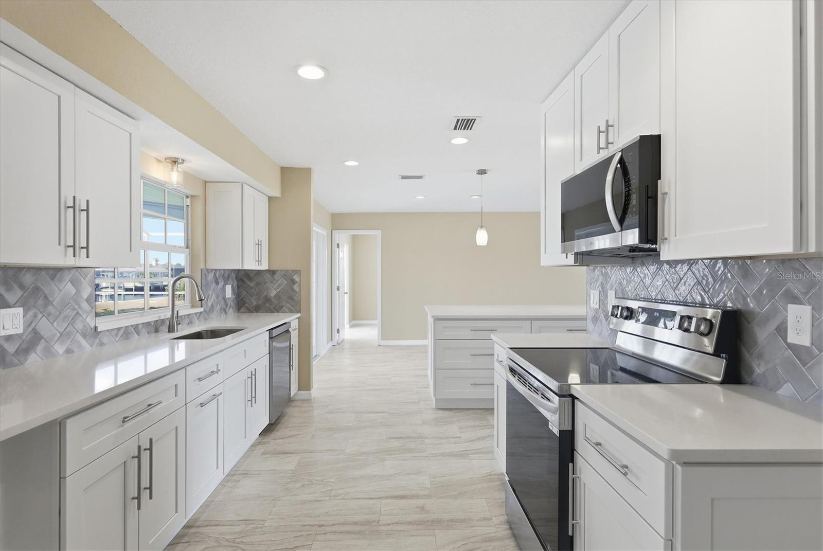 133 COLONIAL ST SE, PORT CHARLOTTE, FL — photo 14