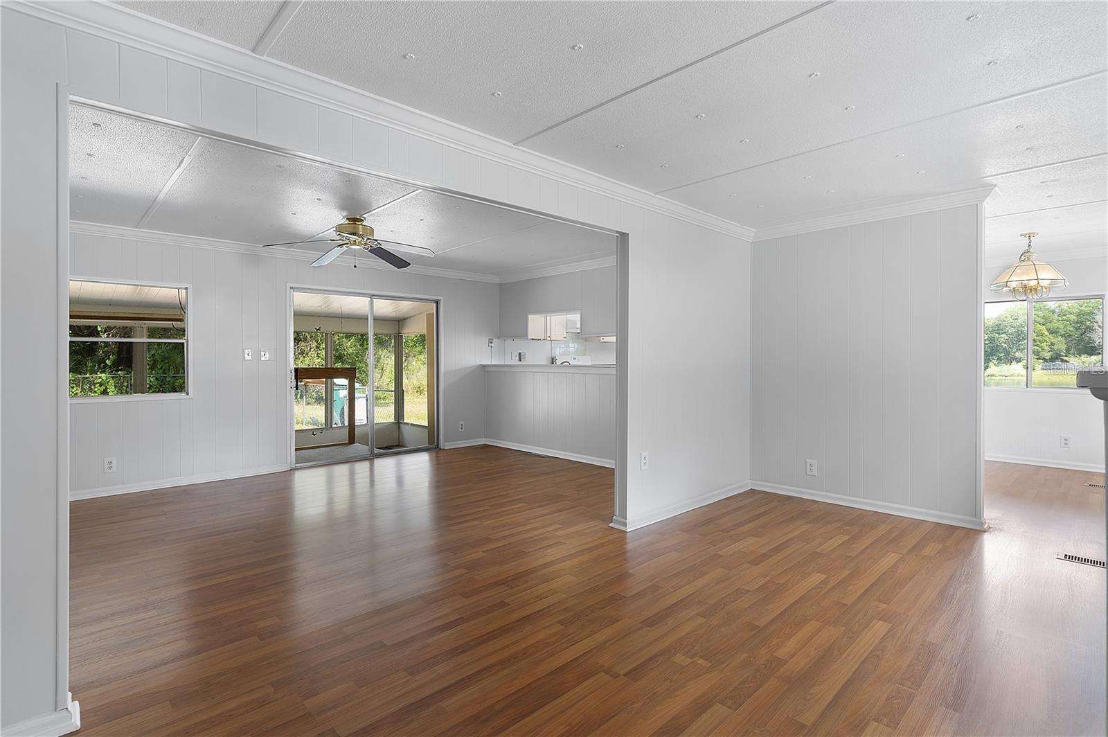302 IVANHOE CIR, LADY LAKE, FL — photo 10