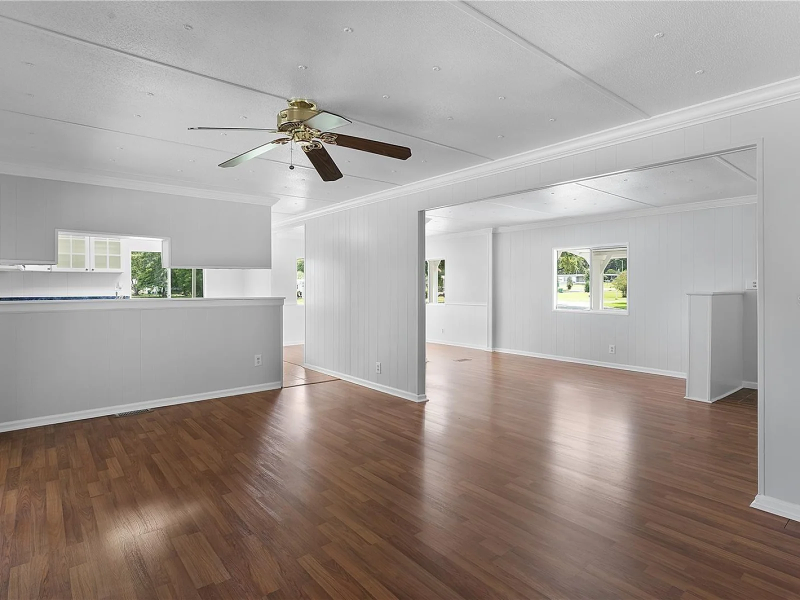 302 IVANHOE CIR, LADY LAKE, FL — photo 28