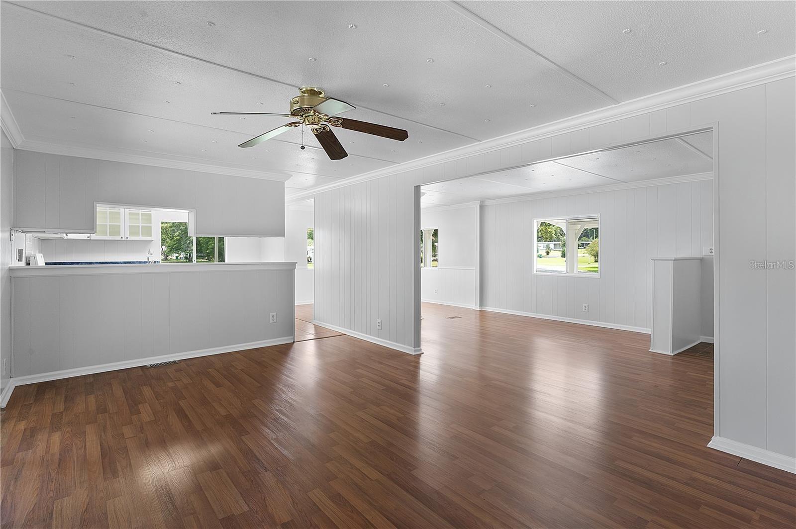 302 IVANHOE CIR, LADY LAKE, FL — photo 27