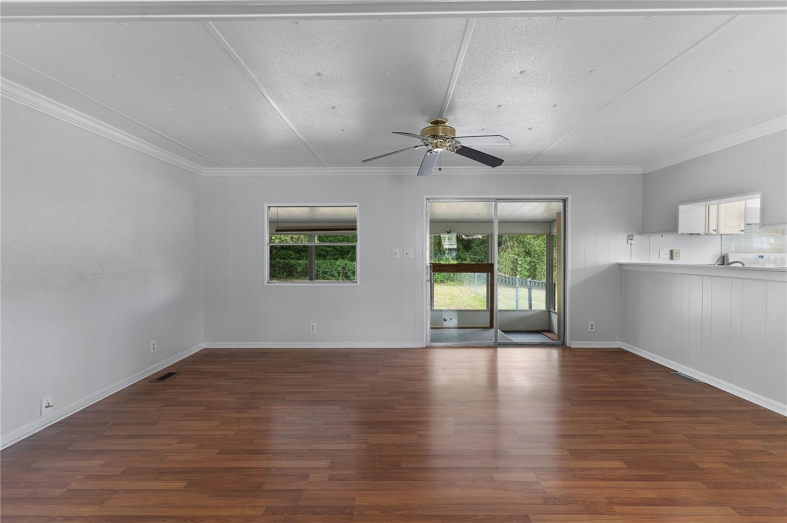 302 IVANHOE CIR, LADY LAKE, FL — photo 31