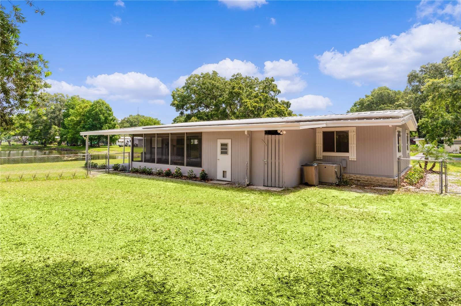 302 IVANHOE CIR, LADY LAKE, FL — photo 53