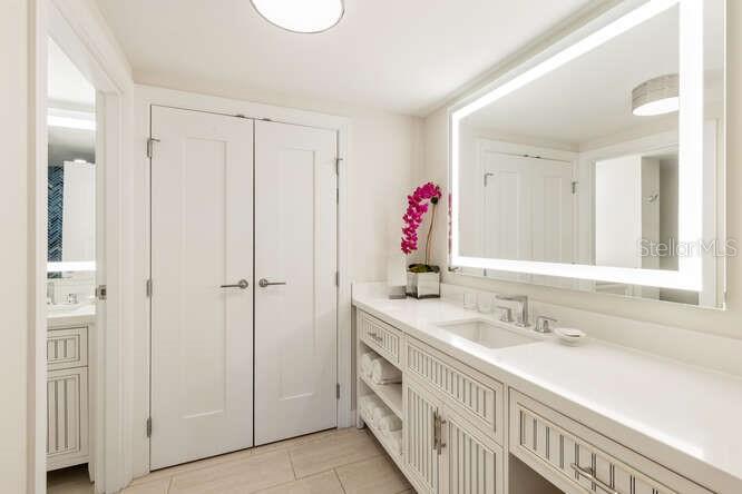 250 SANDS POINT RD #5203, LONGBOAT KEY, FL — photo 12