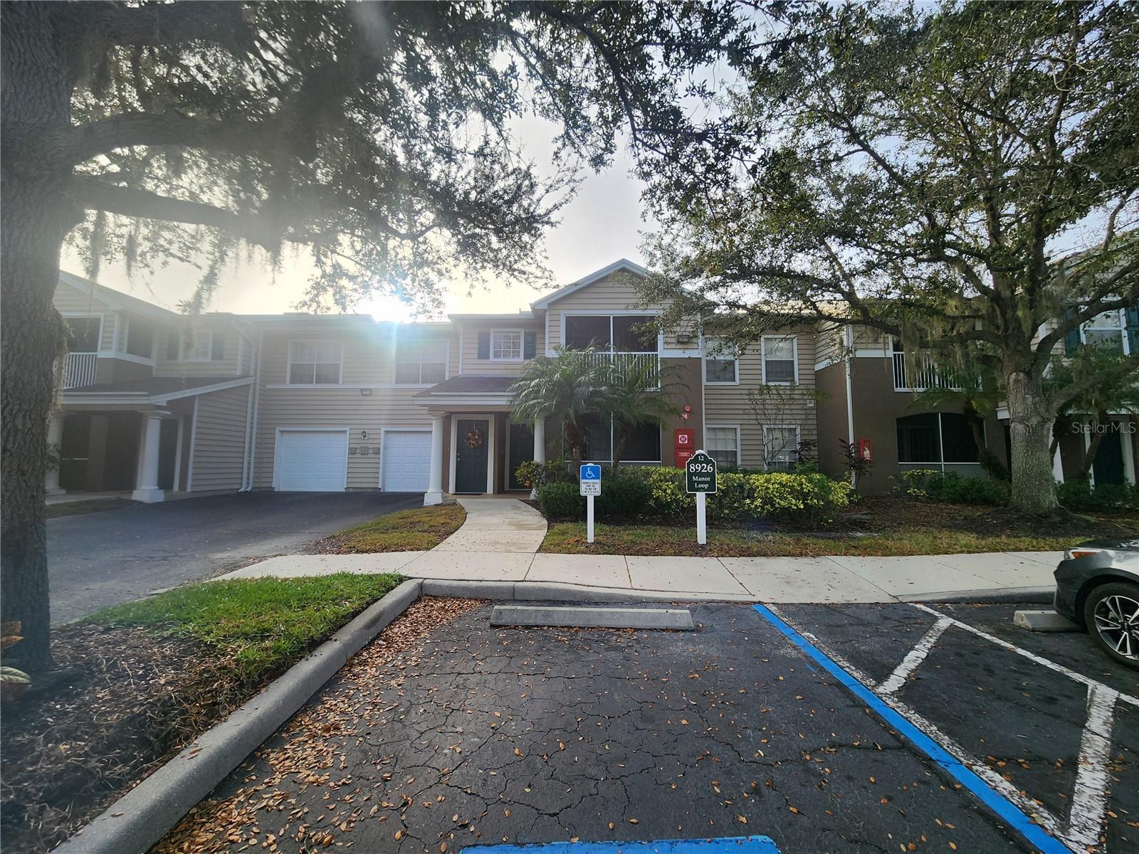 8926 MANOR LOOP CIR #201 B, LAKEWOOD RANCH, FL — photo 2
