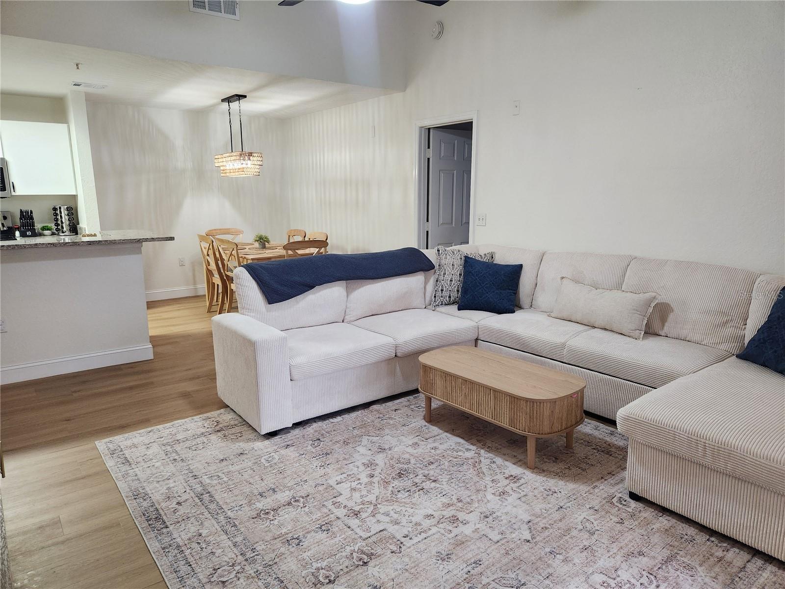 8926 MANOR LOOP CIR #201 B, LAKEWOOD RANCH, FL — photo 5