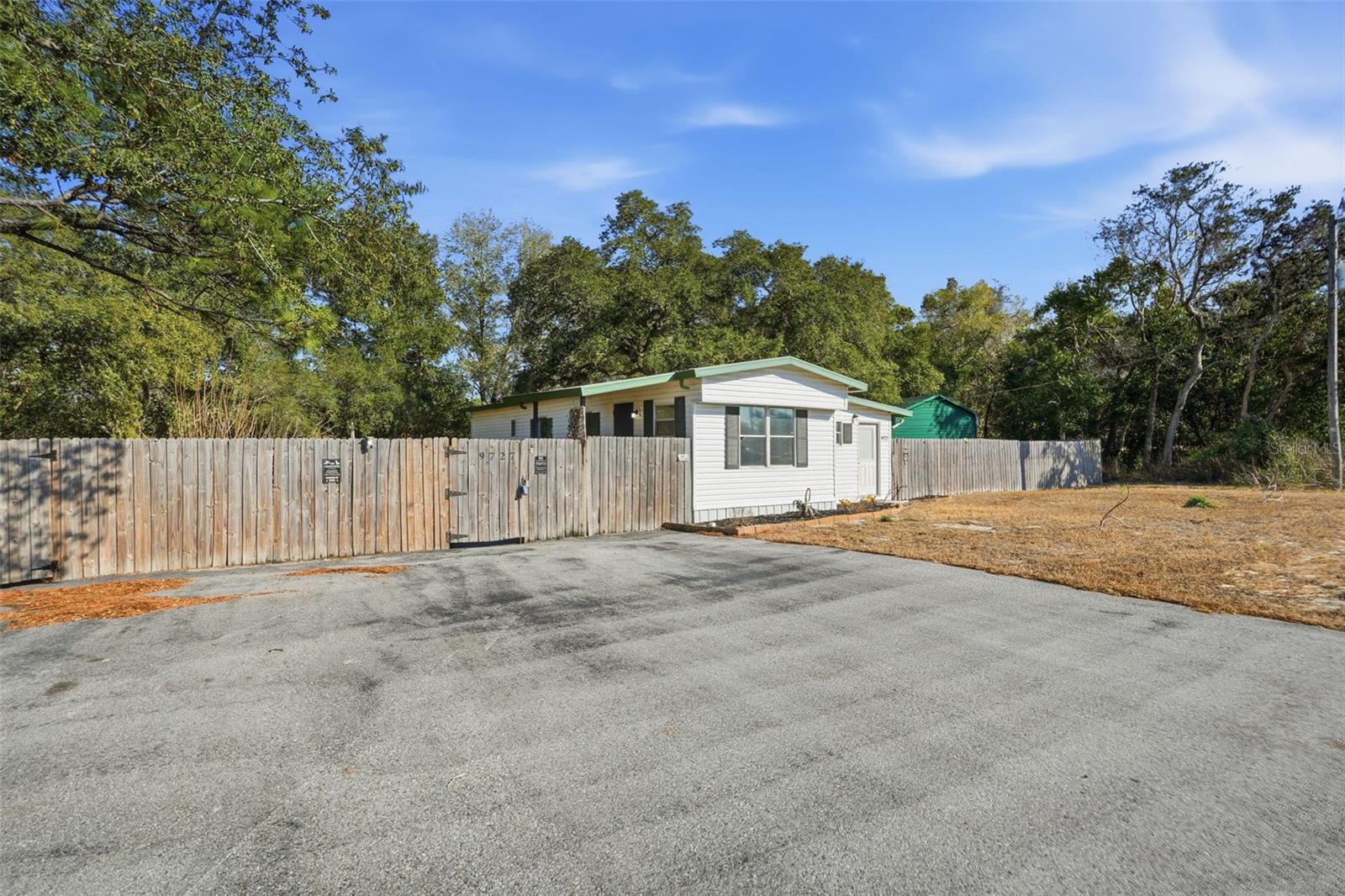 9727 LAKE DR, WEEKI WACHEE, FL — photo 22