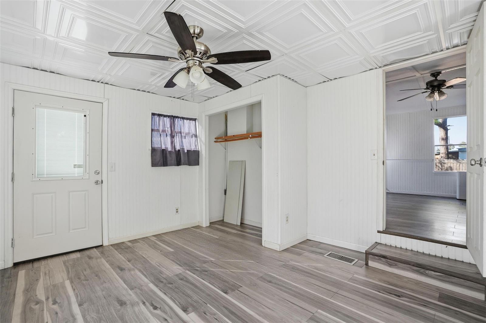 9727 LAKE DR, WEEKI WACHEE, FL — photo 13