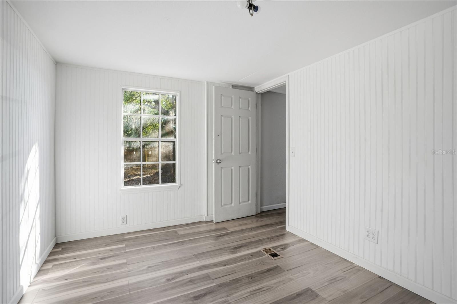 9727 LAKE DR, WEEKI WACHEE, FL — photo 16