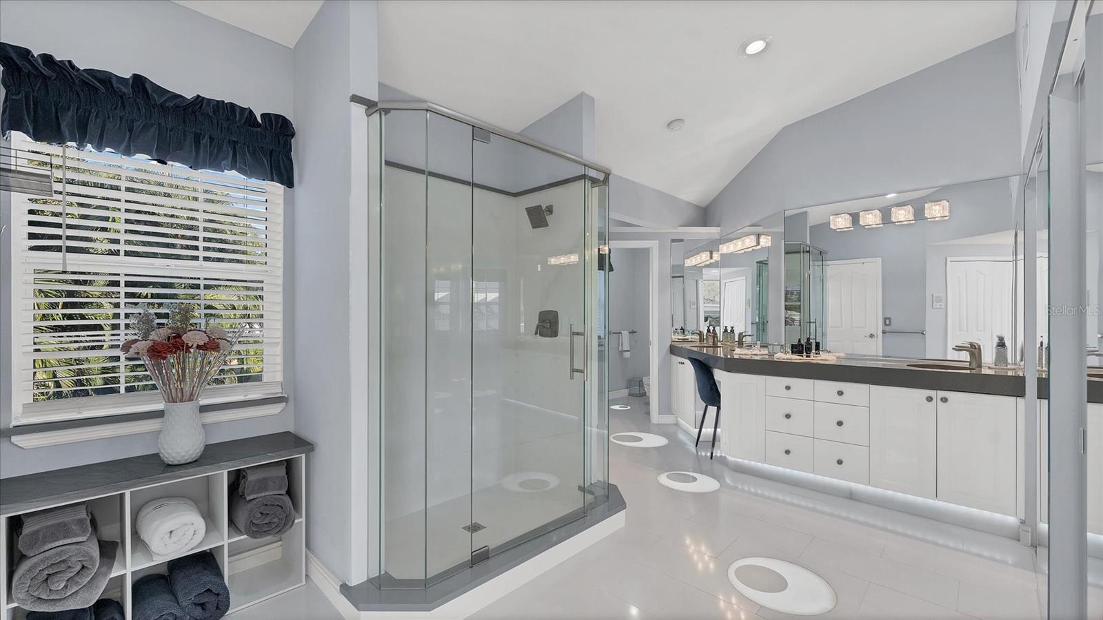 7300 COVE TER, SARASOTA, FL — photo 34