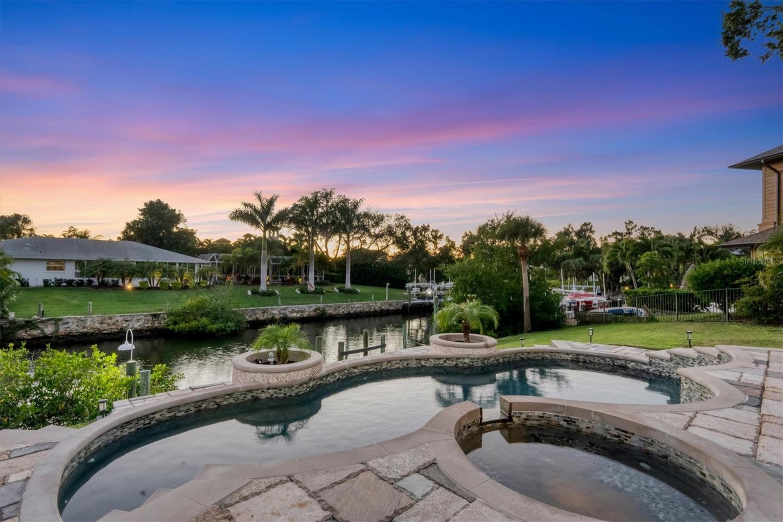 7300 COVE TER, SARASOTA, FL — photo 8