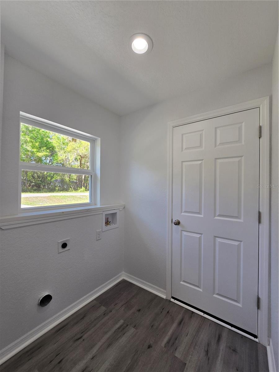 131 FISHER RD, OCKLAWAHA, FL — photo 39