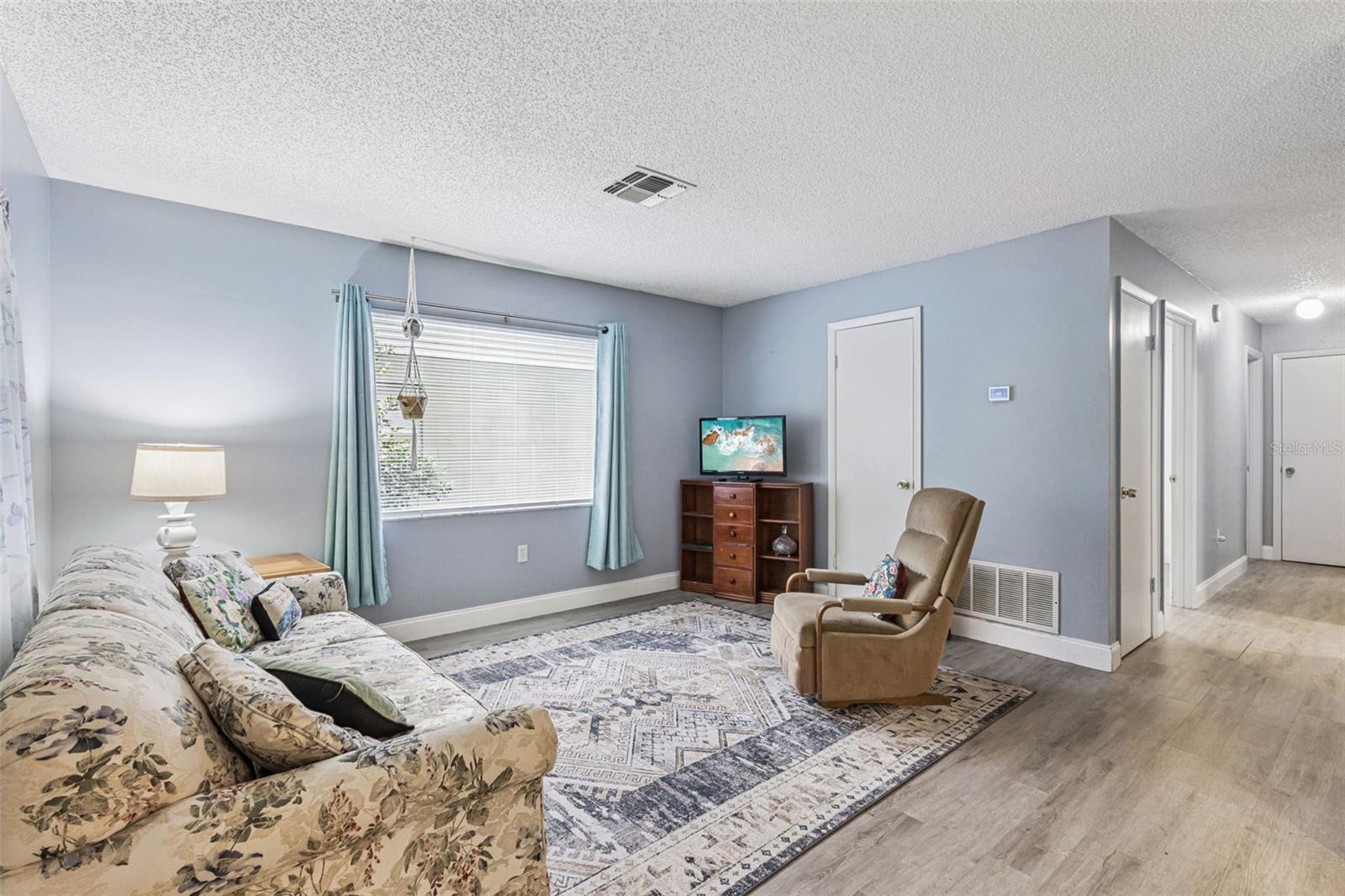 690 E JACKSON AVE, MOUNT DORA, FL — photo 12