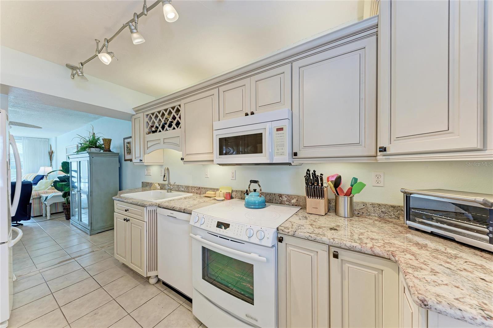 5200 GULF DR #107, HOLMES BEACH, FL — photo 31