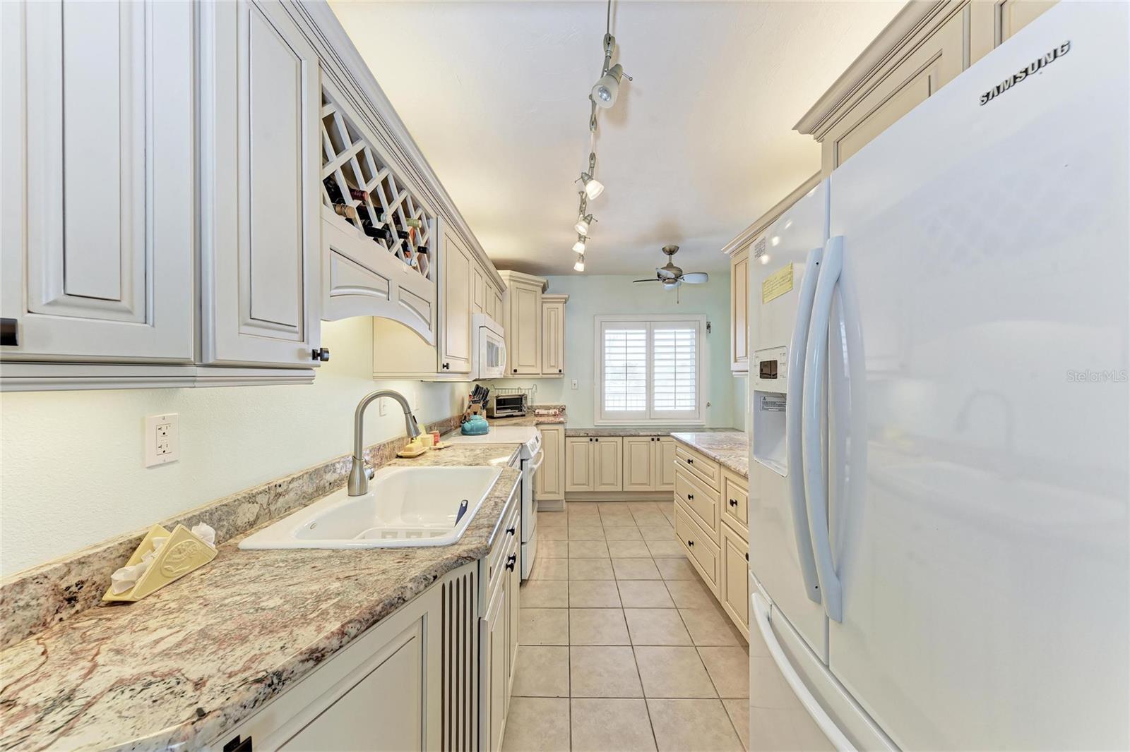 5200 GULF DR #107, HOLMES BEACH, FL — photo 32