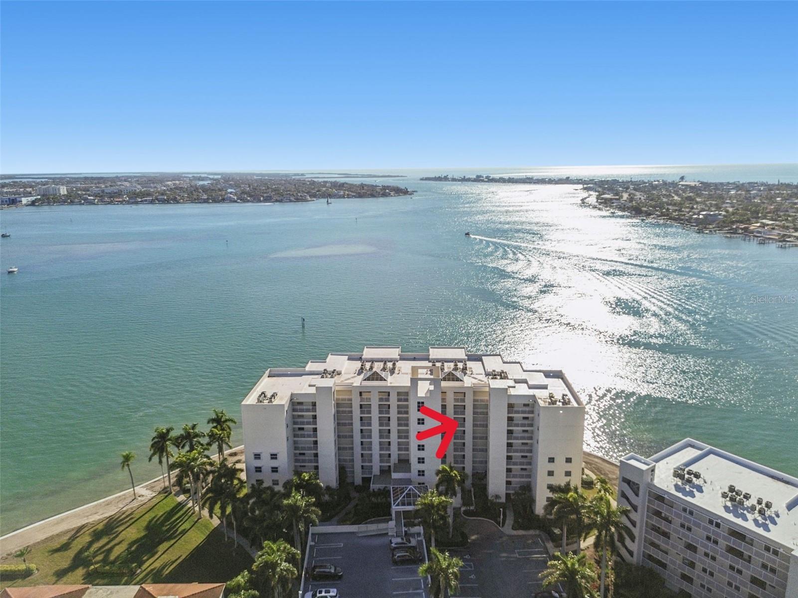 6105 BAHIA DEL MAR CIR #686, ST PETERSBURG, FL