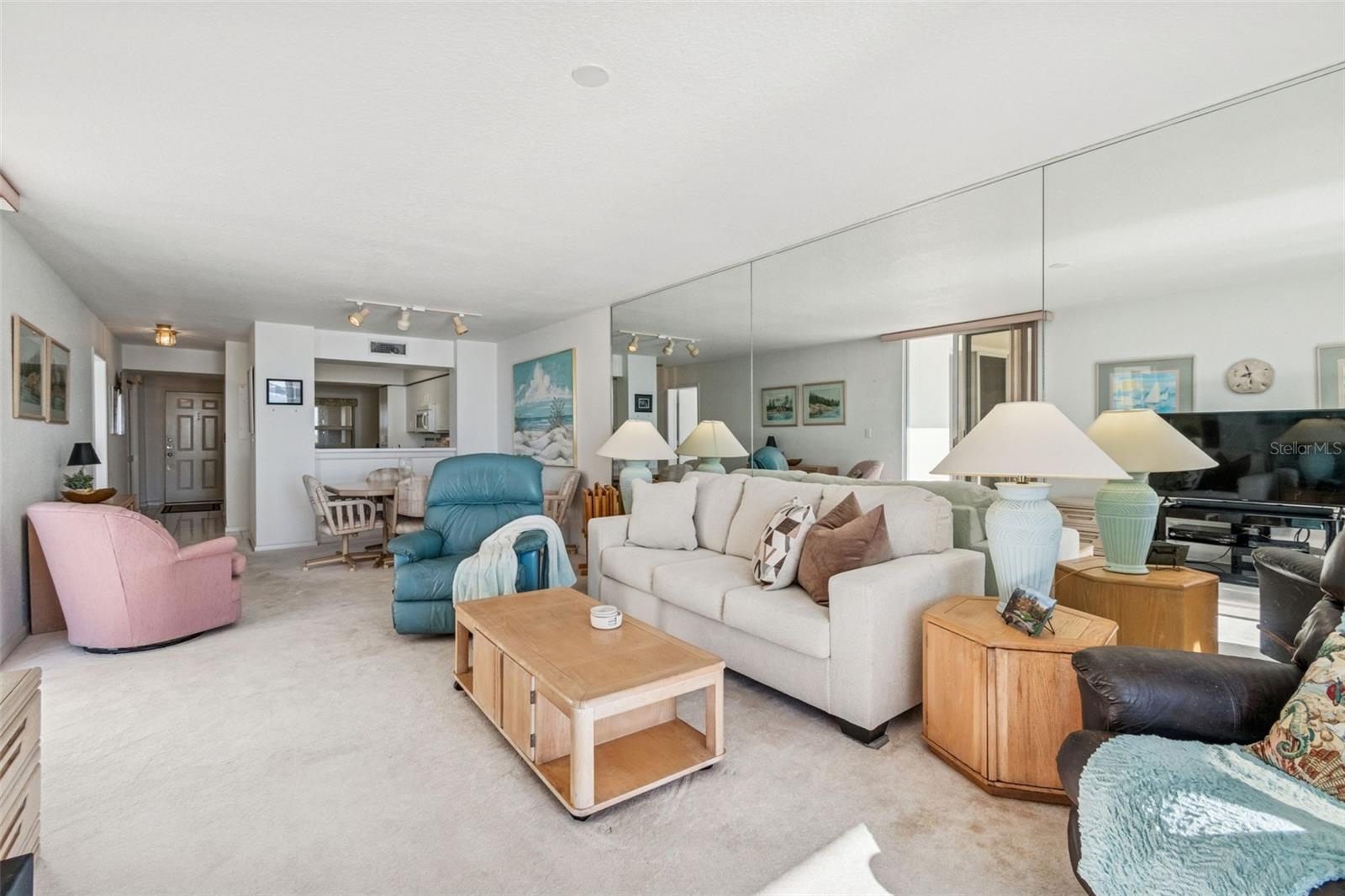 6105 BAHIA DEL MAR CIR #686, ST PETERSBURG, FL — photo 11
